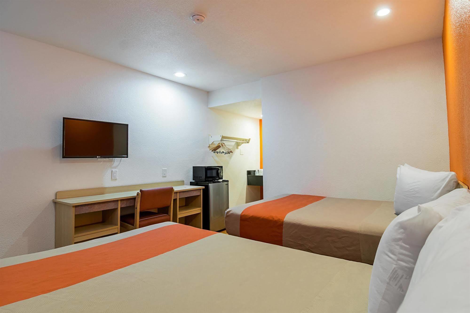 Motel 6 Lost Hills / Buttonwillow Racetrack ภายนอก รูปภาพ