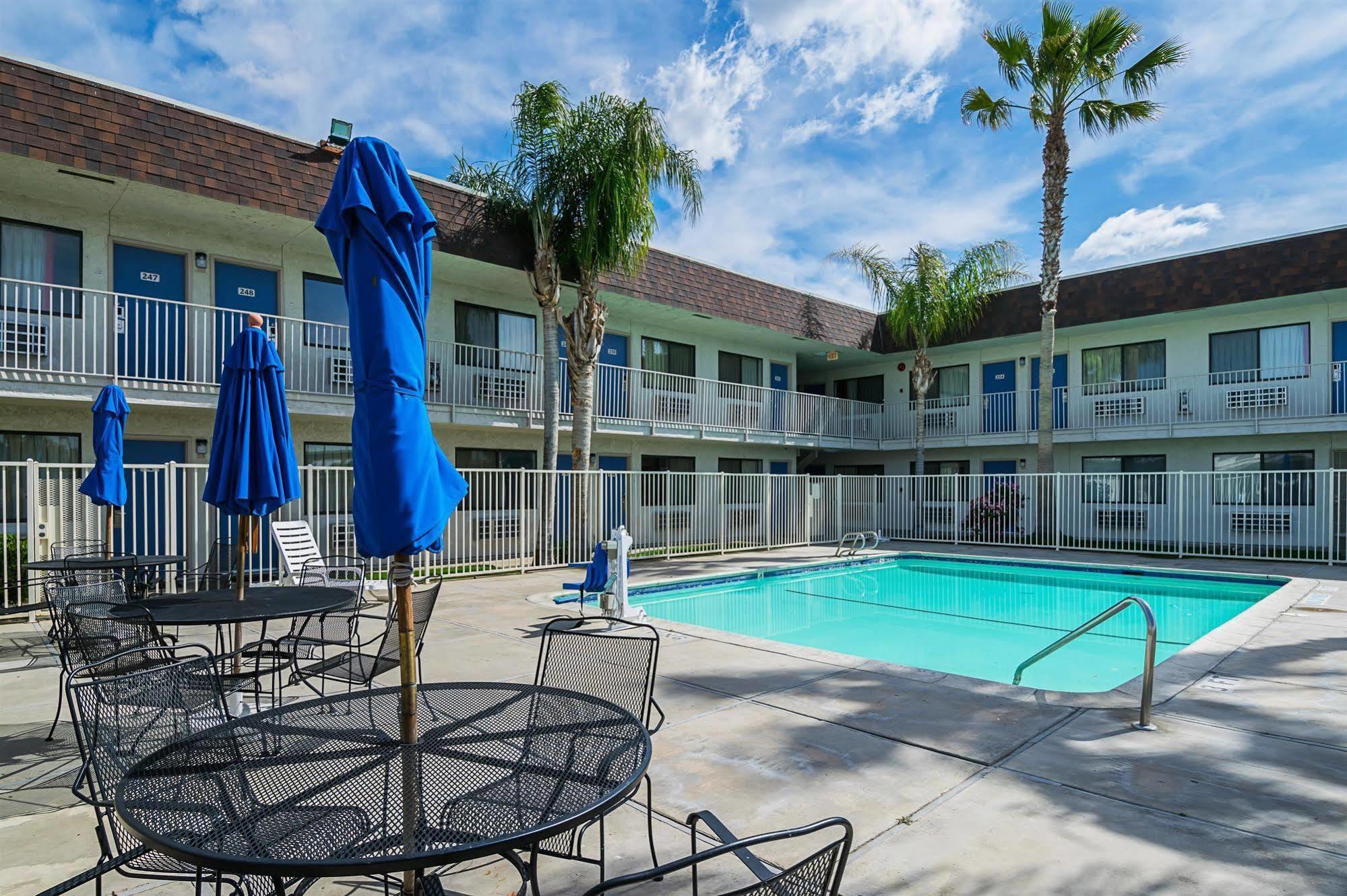 Motel 6 Lost Hills / Buttonwillow Racetrack ภายนอก รูปภาพ